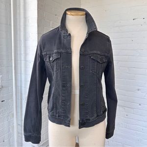 Levi’s faded black denim jacket size XS
